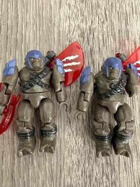 HALO MEGA BLOKS COVENANT PURPLE RED BRUTE MINI FIGURE BATTLEGROUND